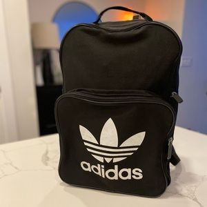 Adidas | Black backpack | 2 adjustable straps